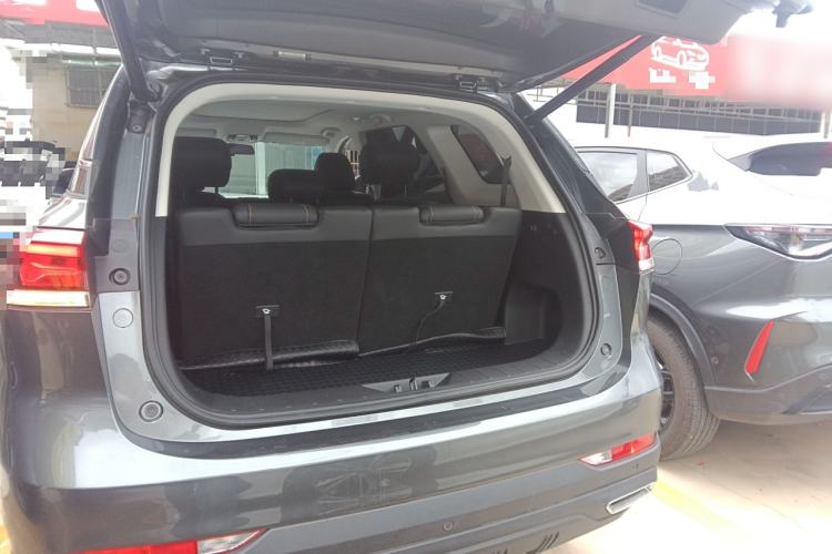 Used CHANGAN X7 PLUS 2024 1.5T Automatic Luxury 7-Seater Trunk