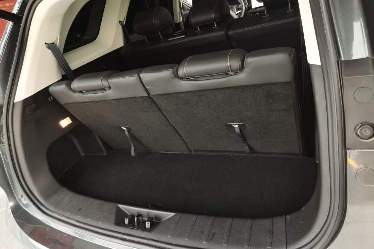 Used CHANGAN X7 PLUS 2024 1.5T Automatic Luxury 7-Seater Trunk