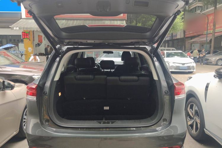 Used CHANGAN X7 PLUS 2024 1.5T Automatic Luxury 7-Seater Trunk
