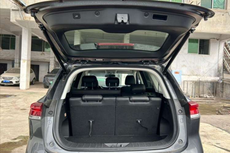 Used CHANGAN X7 PLUS 2024 1.5T Automatic Luxury 7-Seater Trunk