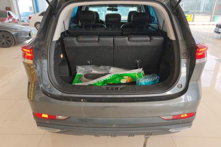 Used CHANGAN X7 PLUS 2024 1.5T Automatic Prestige 7-Seater Trunk