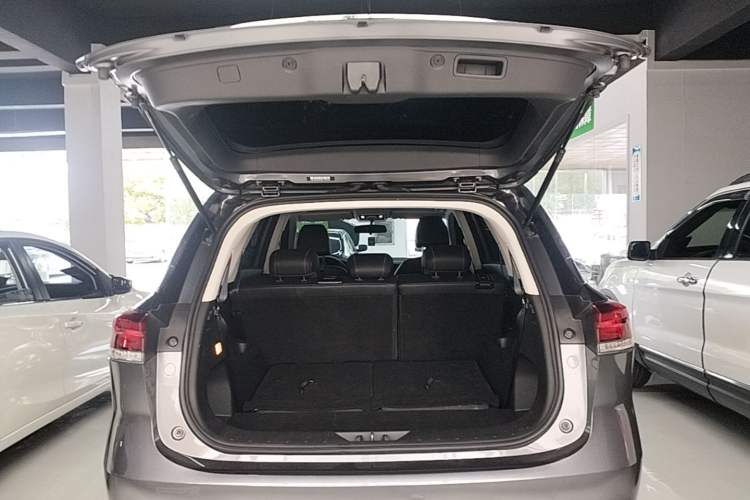 Used CHANGAN X7 PLUS 2024 1.5T Automatic Prestige 7-Seater Trunk