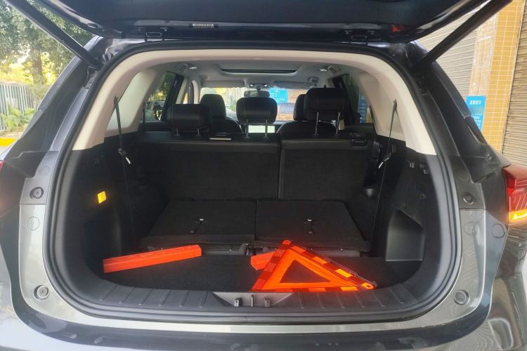 Used CHANGAN X7 PLUS 2024 1.5T Automatic Luxury 7-Seater Trunk