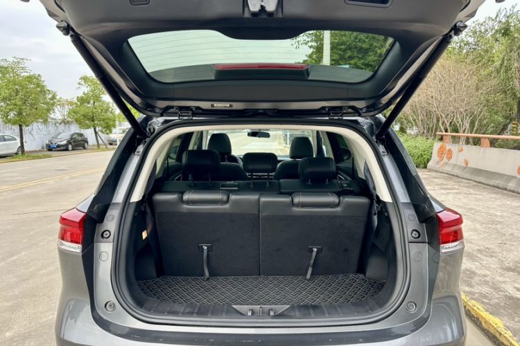 Used CHANGAN X7 PLUS 2024 1.5T Automatic Luxury 7-Seater Trunk