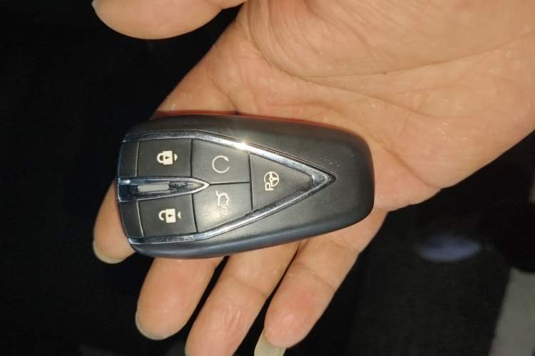 Used CHANGAN X7 PLUS 2024 1.5T Automatic Luxury 7-Seater Vehicle Key