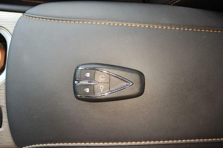 Used CHANGAN X7 PLUS 2024 1.5T Automatic Smart Enjoyment 5-Seater Vehicle Key