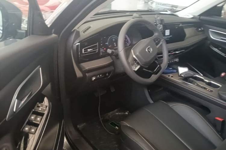 Used CHANGAN X7 PLUS 2024 1.5T Automatic Prestige 7-Seater Driver Seat