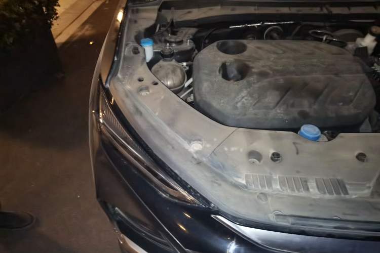 Used CHANGAN X7 PLUS 2024 1.5T Automatic Prestige 7-Seater Engine Bay Right