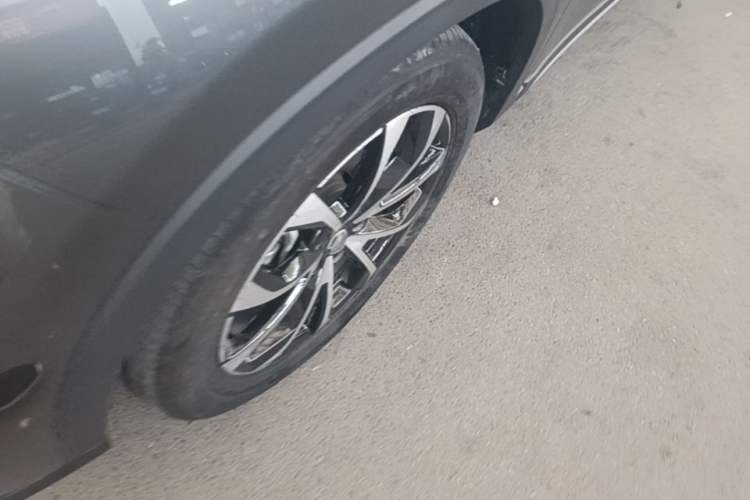Used CHANGAN X7 PLUS 2024 1.5T Automatic Prestige 7-Seater Left Front Wheel Hub