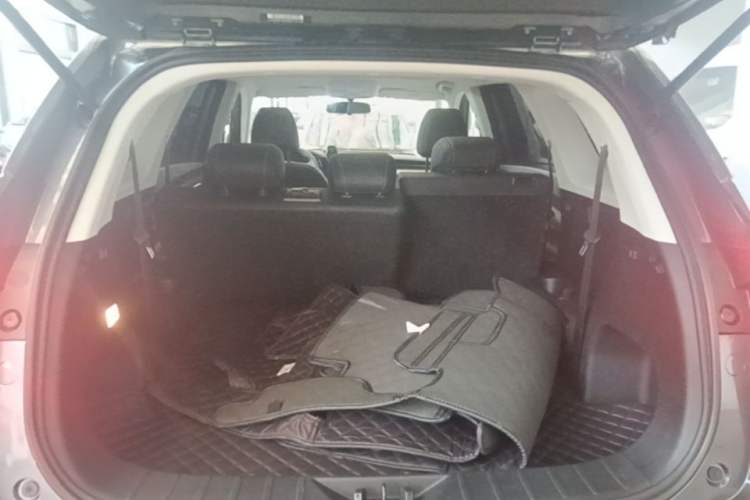 Used CHANGAN X7 PLUS 2024 1.5T Automatic Prestige 7-Seater Trunk