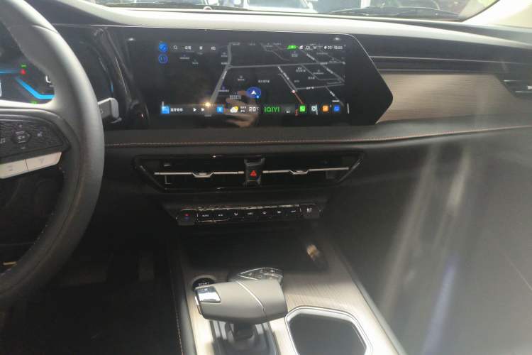 Used CHANGAN X7 PLUS 2024 1.5T Automatic Luxury 7-Seater Audio And AC Panel