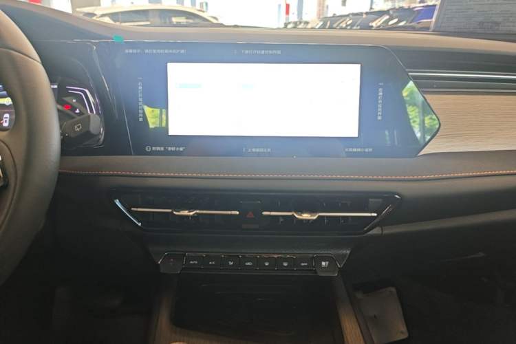 Used CHANGAN X7 PLUS 2024 1.5T Automatic Prestige 7-Seater Audio And AC Panel