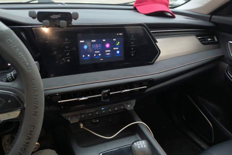 Used CHANGAN X7 PLUS 2024 1.5T Manual Luxury 7-Seater Audio And AC Panel