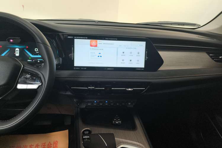 Used CHANGAN X7 PLUS 2024 1.5T Automatic Luxury 7-Seater Audio And AC Panel