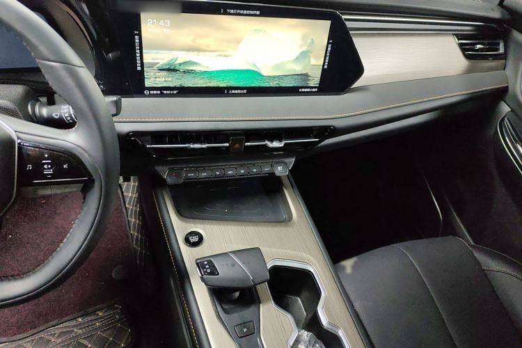 Used CHANGAN X7 PLUS 2024 1.5T Automatic Luxury 7-Seater Audio And AC Panel
