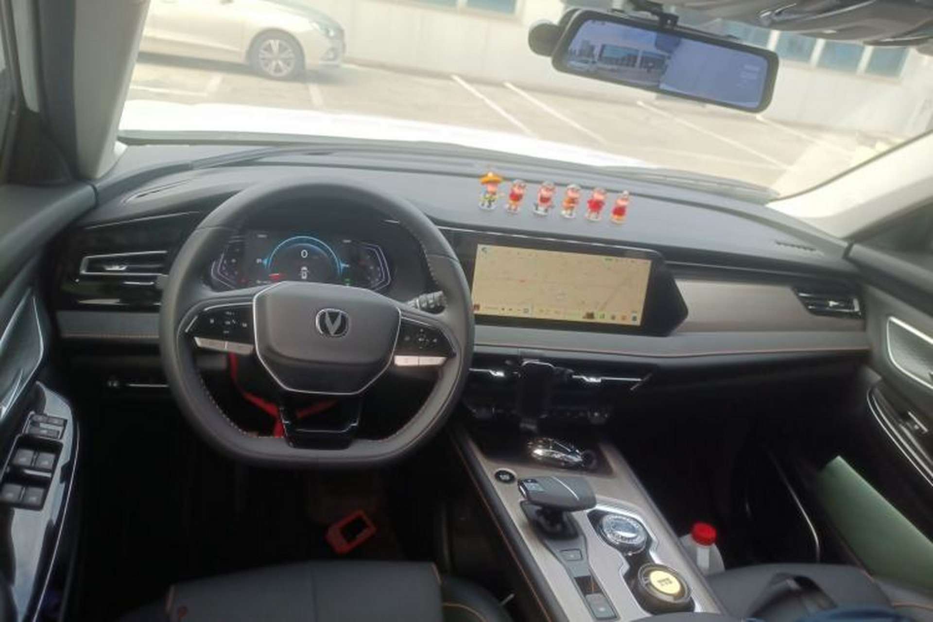 Used CHANGAN X7 PLUS 2024 1.5T Automatic Prestige 7-Seater Center Console