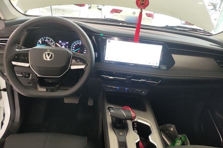 Used CHANGAN X7 PLUS 2024 1.5T Automatic Smart Enjoyment 5-Seater Center Console