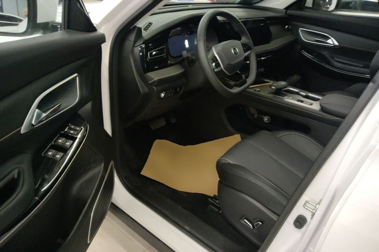 Used CHANGAN X7 PLUS 2024 1.5T Automatic Luxury 7-Seater Driver Seat