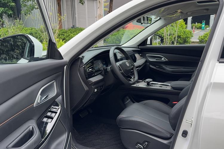Used CHANGAN X7 PLUS 2024 1.5T Automatic Luxury 7-Seater Driver Seat