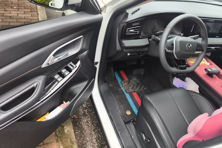 Used CHANGAN X7 PLUS 2024 1.5T Automatic Prestige 7-Seater Driver Seat
