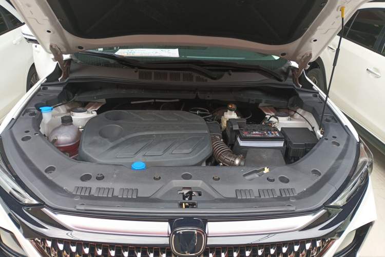 Used CHANGAN X7 PLUS 2024 1.5T Automatic Luxury 7-Seater Engine Bay