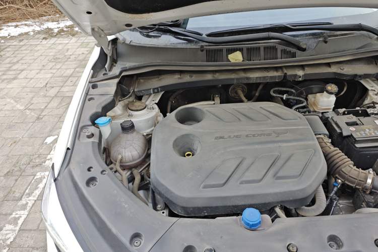 Used CHANGAN X7 PLUS 2024 1.5T Automatic Luxury 7-Seater Engine Bay Right