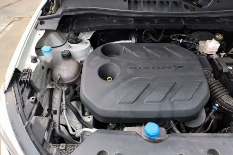 Used CHANGAN X7 PLUS 2024 1.5T Manual Luxury 7-Seater Engine Bay Right