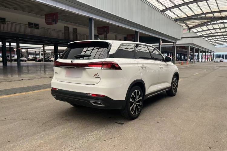 Used CHANGAN X7 PLUS 2024 1.5T Automatic Prestige 7-Seater Exterior 3