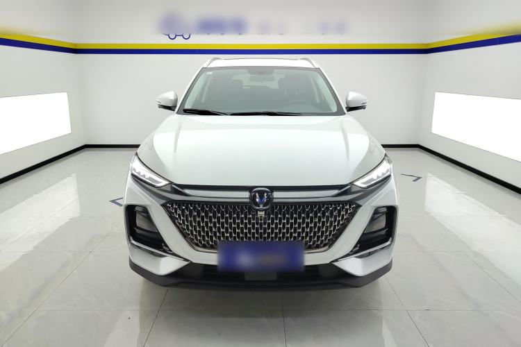 Used CHANGAN X7 PLUS 2024 1.5T Automatic Luxury 7-Seater Front
