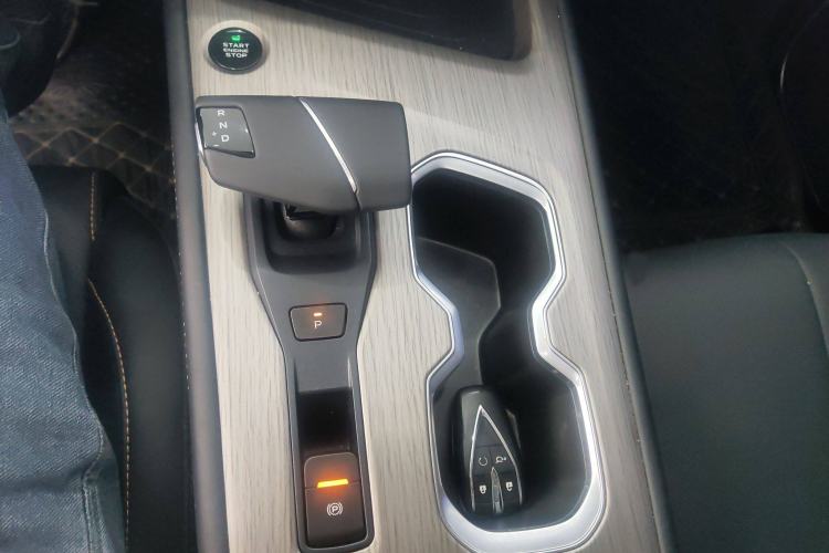 Used CHANGAN X7 PLUS 2024 1.5T Automatic Luxury Edition 5 Seats Gear Lever