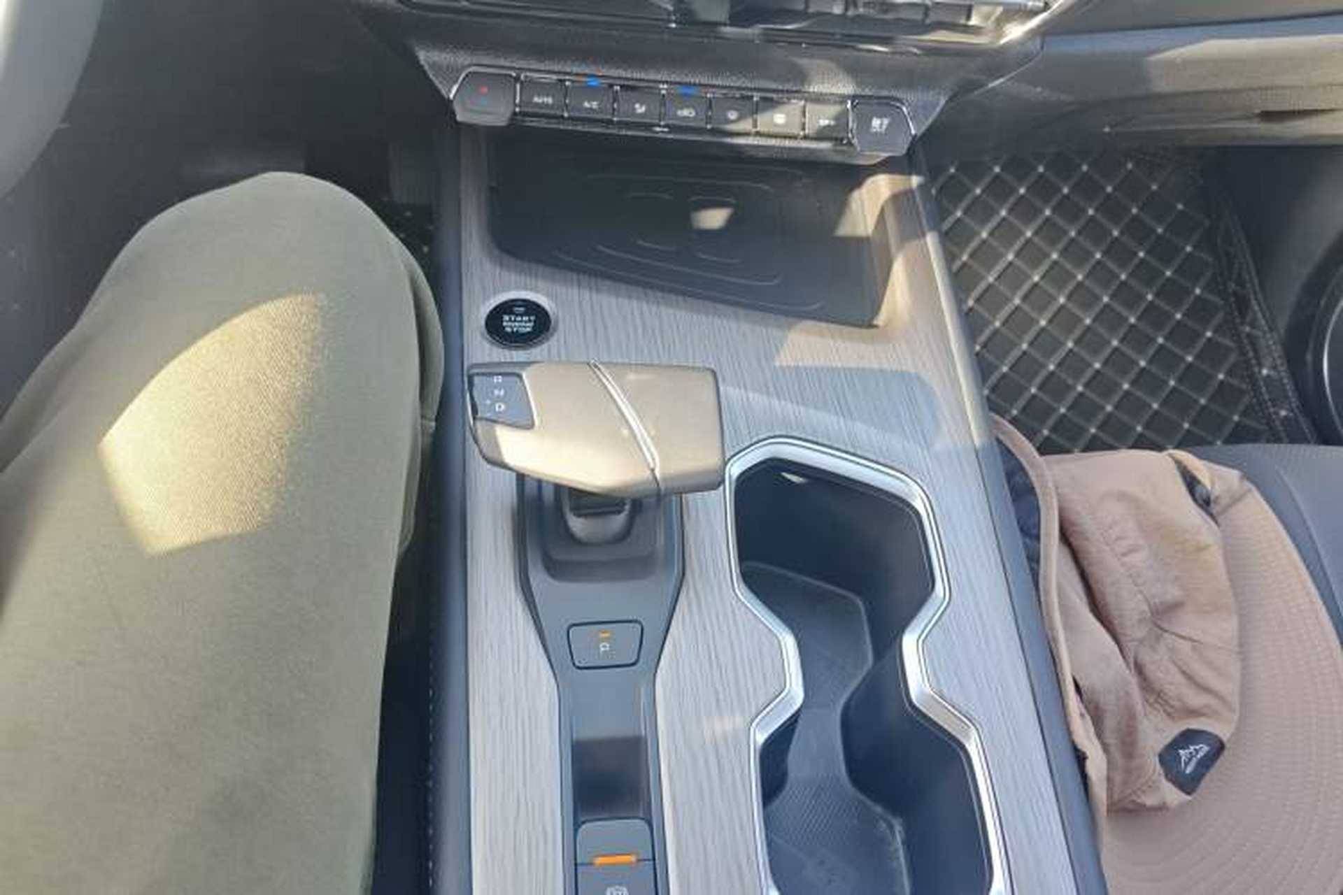 Used CHANGAN X7 PLUS 2024 1.5T Automatic Luxury 7-Seater Gear Lever