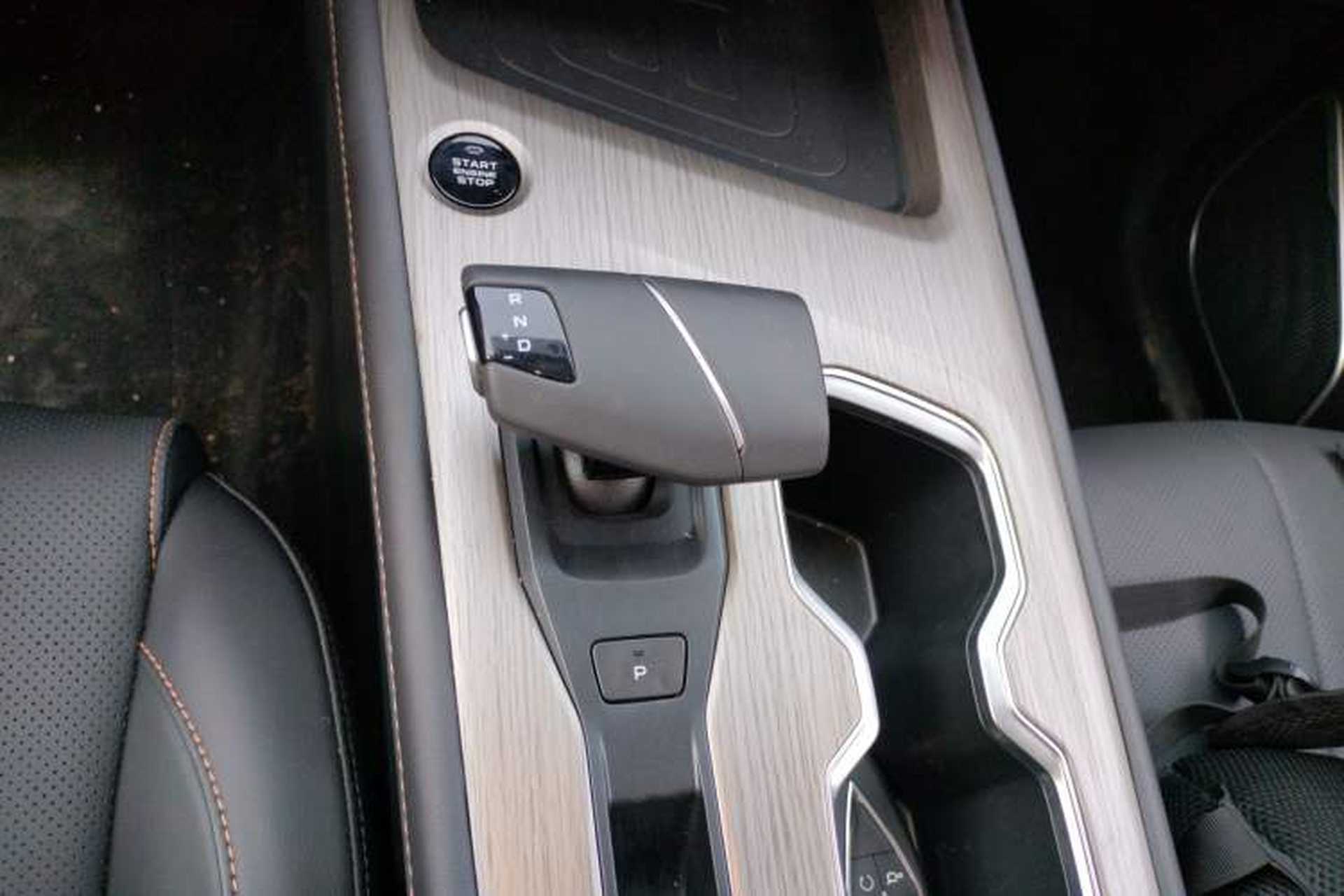 Used CHANGAN X7 PLUS 2024 1.5T Automatic Luxury 7-Seater Gear Lever