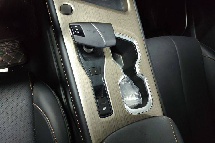 Used CHANGAN X7 PLUS 2024 1.5T Automatic Luxury 7-Seater Gear Lever