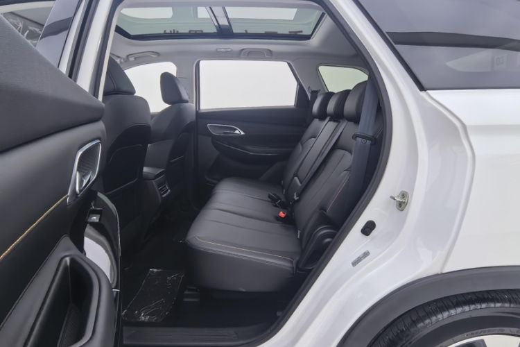 Used CHANGAN X7 PLUS 2024 1.5T Automatic Luxury 7-Seater Interior 11
