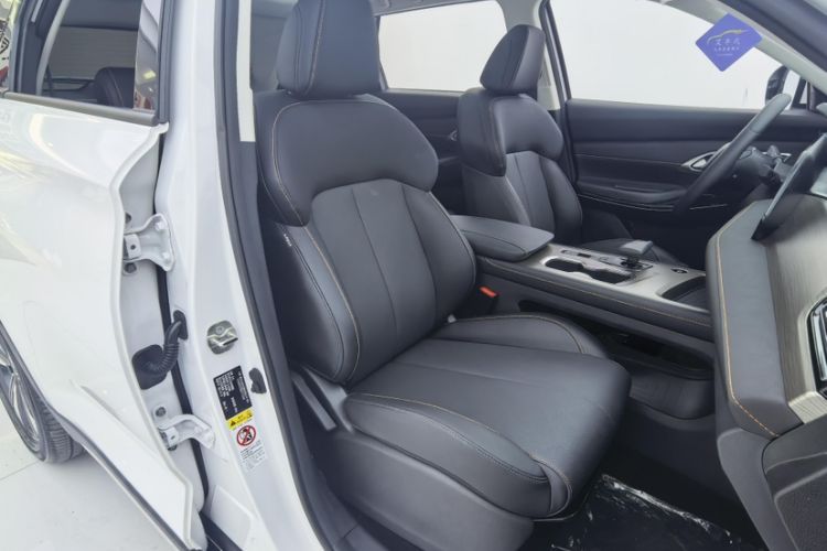 Used CHANGAN X7 PLUS 2024 1.5T Automatic Luxury 7-Seater Interior 15