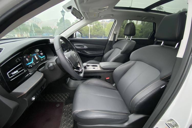 Used CHANGAN X7 PLUS 2024 1.5T Automatic Luxury 7-Seater Interior 2