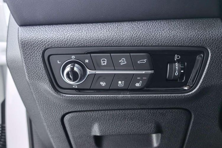 Used CHANGAN X7 PLUS 2024 1.5T Automatic Luxury 7-Seater Interior 7