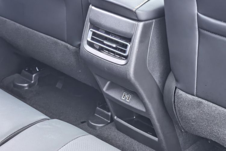 Used CHANGAN X7 PLUS 2024 1.5T Automatic Luxury 7-Seater Interior 8