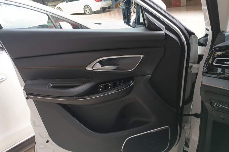 Used CHANGAN X7 PLUS 2024 1.5T Automatic Luxury 7-Seater Left Front Door Interior