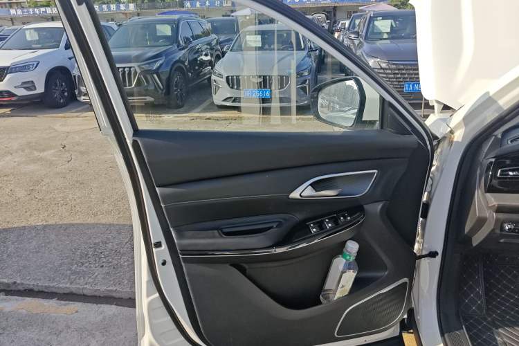 Used CHANGAN X7 PLUS 2024 1.5T Automatic Luxury 7-Seater Left Front Door Interior