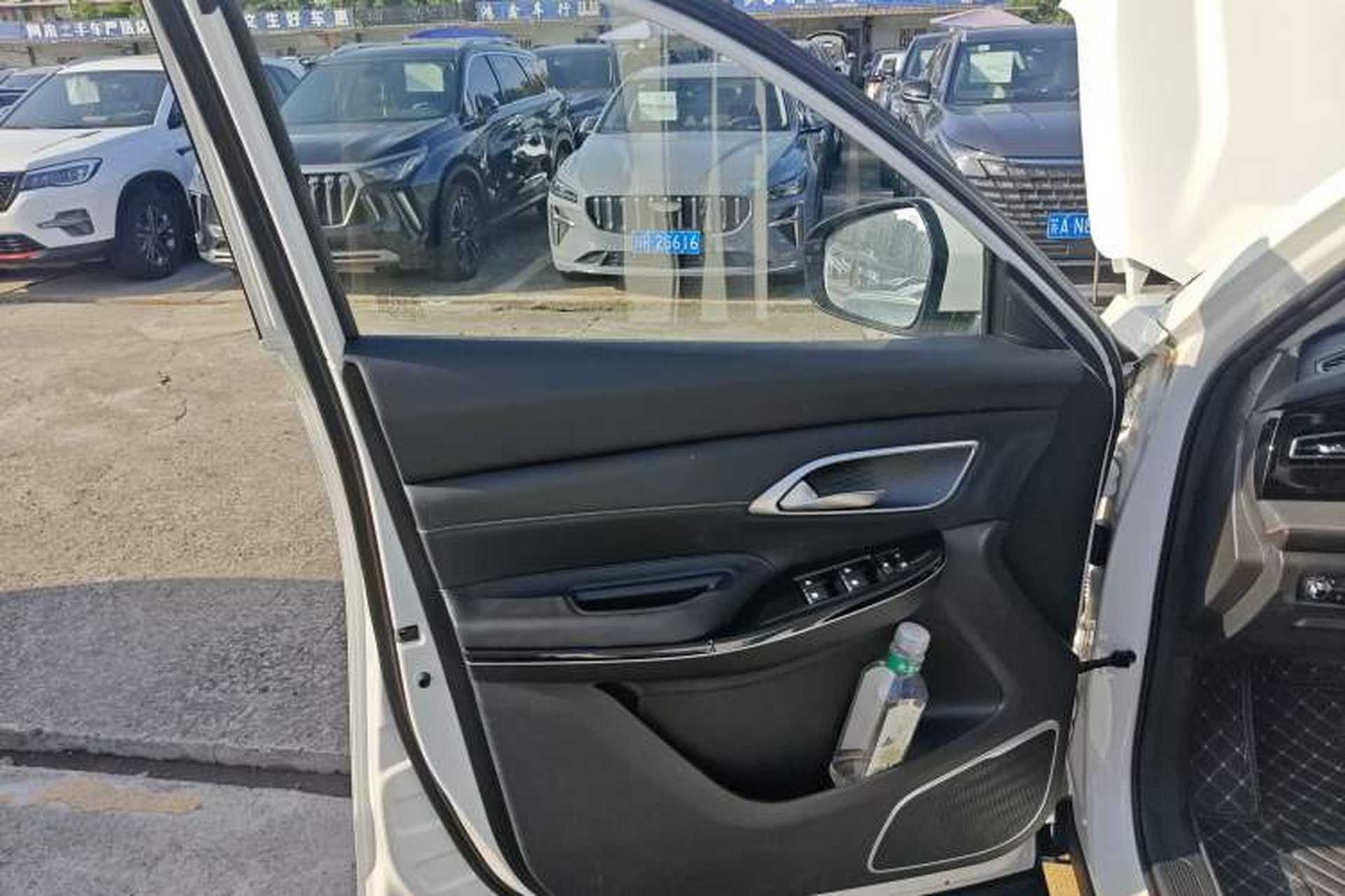 Used CHANGAN X7 PLUS 2024 1.5T Automatic Luxury 7-Seater Left Front Door Interior