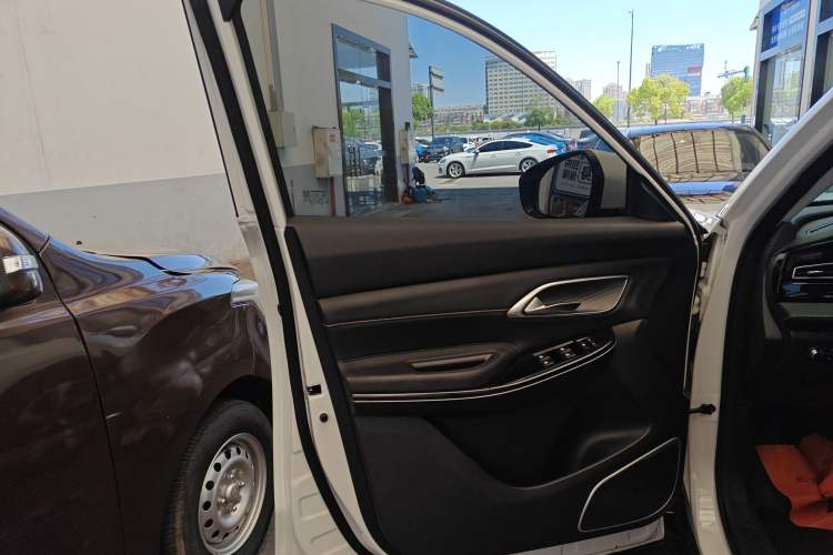 Used CHANGAN X7 PLUS 2024 1.5T Automatic Luxury 7-Seater Left Front Door Interior
