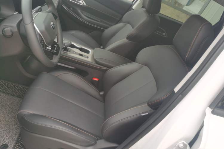 Used CHANGAN X7 PLUS 2024 1.5T Automatic Luxury 7-Seater Left Front Seat