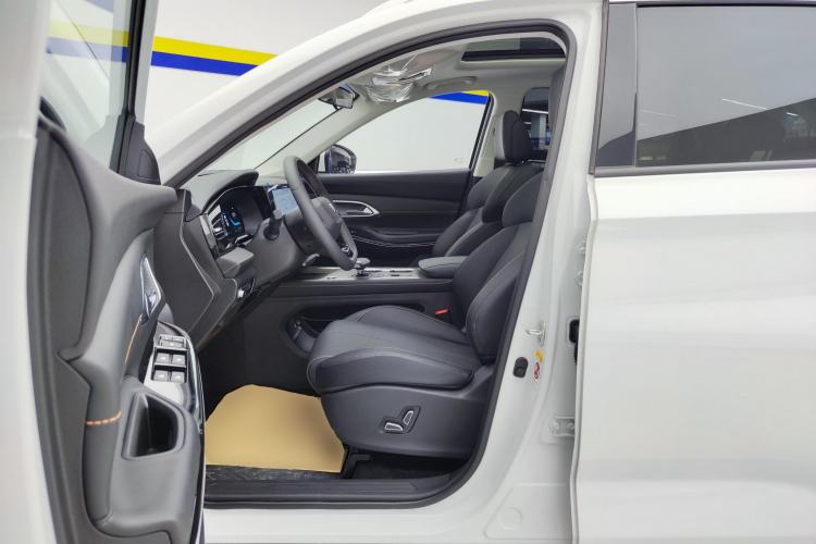 Used CHANGAN X7 PLUS 2024 1.5T Automatic Luxury 7-Seater Left Front Seat