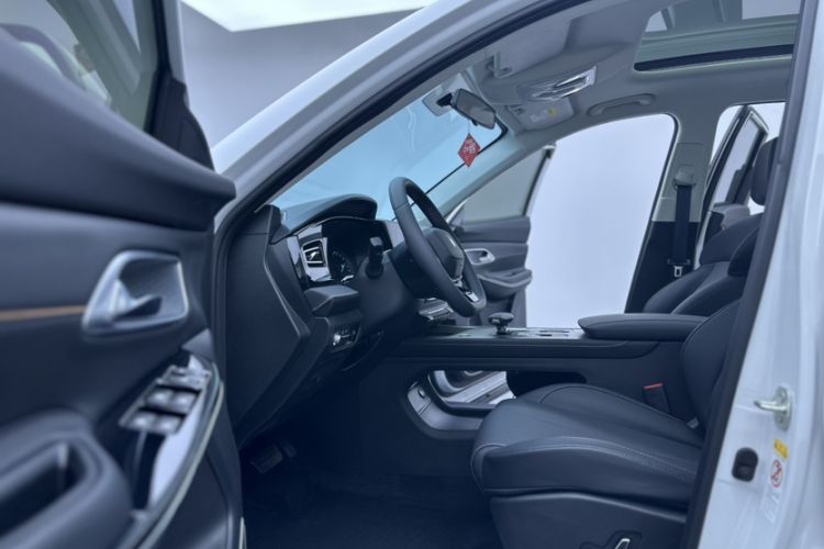 Used CHANGAN X7 PLUS 2024 1.5T Automatic Smart Enjoyment 5-Seater Left Front Seat