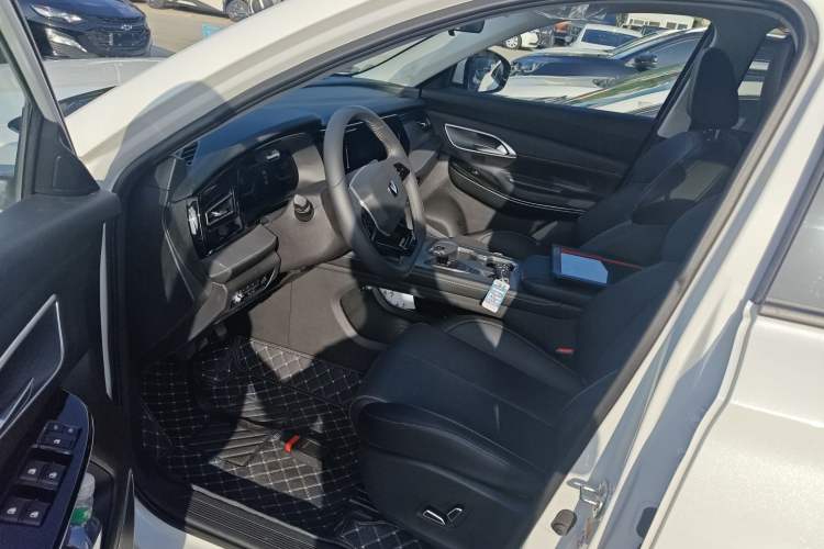 Used CHANGAN X7 PLUS 2024 1.5T Automatic Luxury 7-Seater Left Front Seat