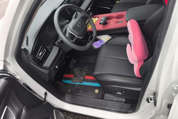 Used CHANGAN X7 PLUS 2024 1.5T Automatic Prestige 7-Seater Left Front Seat