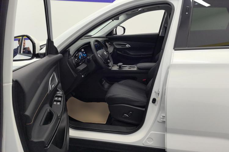 Used CHANGAN X7 PLUS 2024 1.5T Automatic Luxury 7-Seater Left Front Seat
