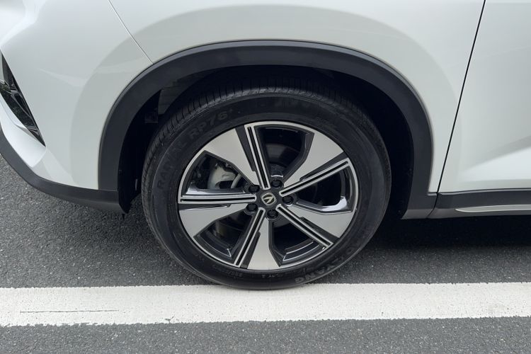 Used CHANGAN X7 PLUS 2024 1.5T Automatic Luxury 7-Seater Left Front Wheel Hub