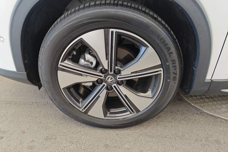 Used CHANGAN X7 PLUS 2024 1.5T Automatic Luxury 7-Seater Left Front Wheel Hub